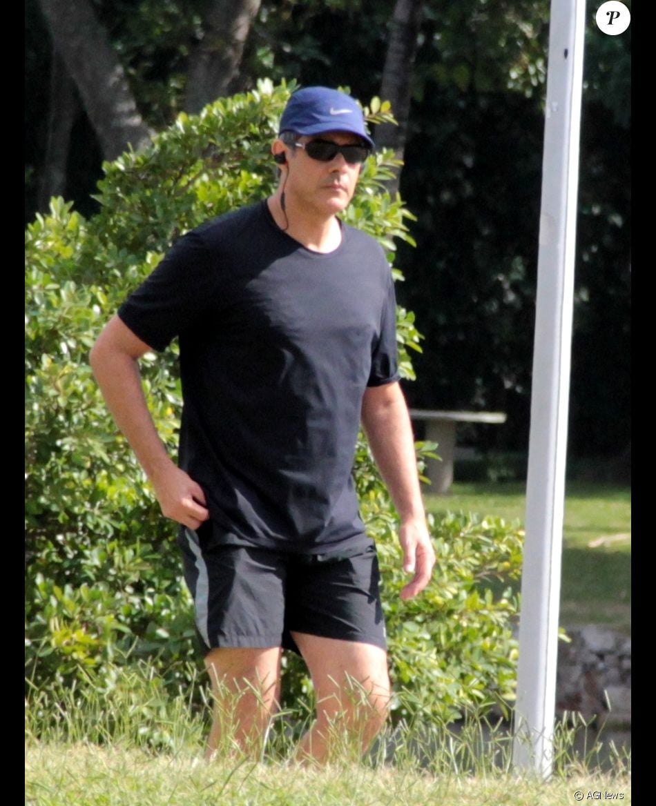 William Bonner é fotografado caminhando na Lagoa Rodrigo de Freitas, no Rio de Janeiro, em 16 de maio de 2017
