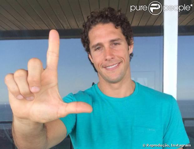 Luciano Huck postou foto fazendo um 'L' com a mão para apoiar a campanha #euapoioalais. A campanha foi criada nas redes sociais para arrecadar fundos para o tratamento da atleta, que se acidentou ao no dia 27 de janeiro em Park City, em Utah, nos Estados Unidos