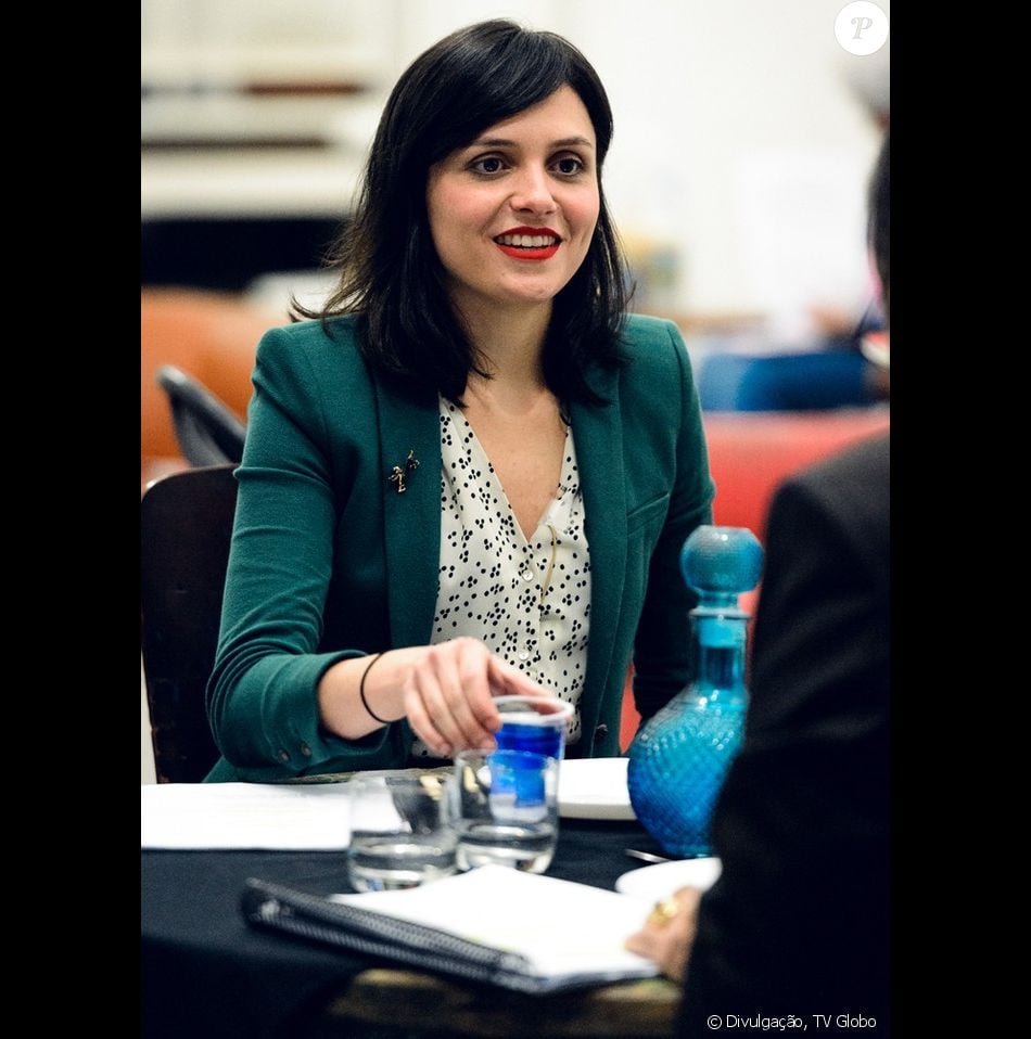 Monica Iozzi é a protagonista da série 'Vade Retro'