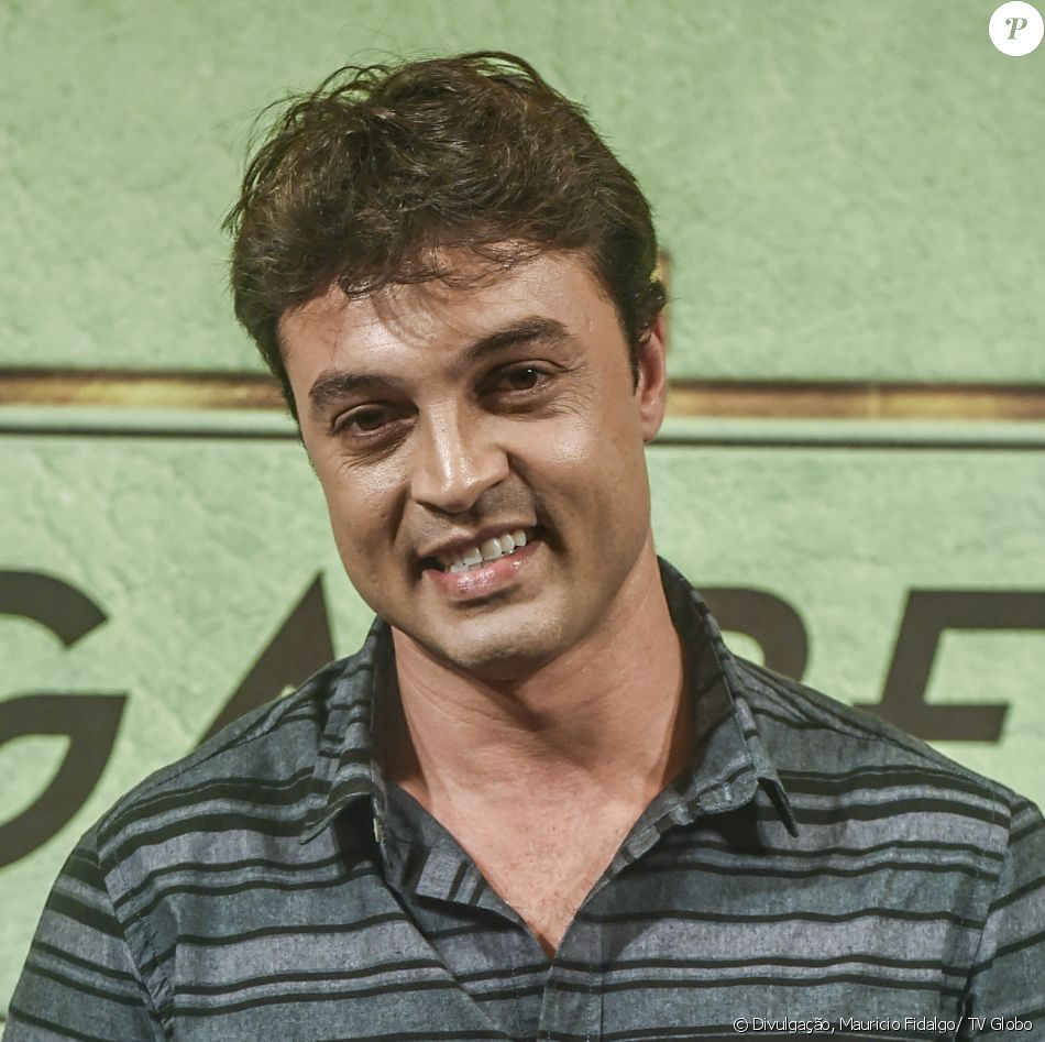 Fábio Felipe é Expedito na novela 'Pega Pega'