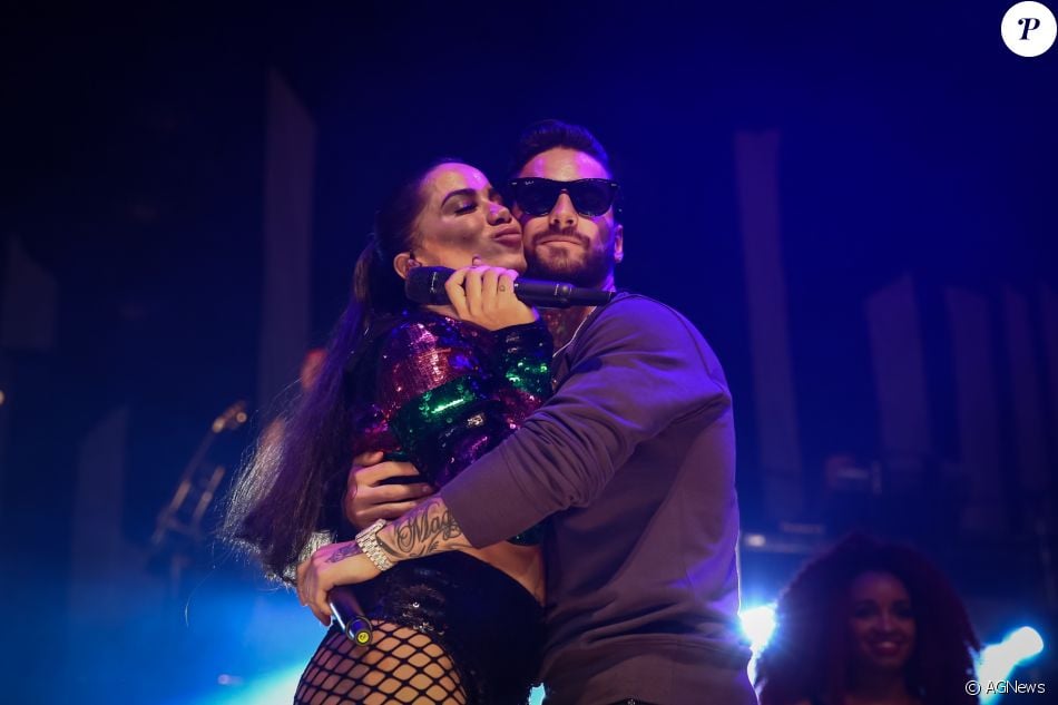 'Competição é a coisa mais burra e estúpida com que eu tenho que lidar', disparou Anitta no Twitter