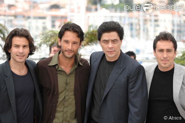 Grazi Massafera e Cauã Reymond passaram pelo tapete vermelho do Festival de Cannes em 2009. O ator foi com elenco do filme 'À Deriva'