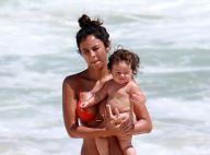 Yanna Lavigne curte momento fofo com filha, Madalena, em praia do Rio. Fotos!