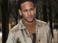 Neymar passa bem após cirurgia no pé direito: 'Transcorreu tudo com sucesso'