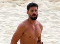 Solteiro, Cauã Reymond se exercita sozinho em praia do Rio de Janeiro. Fotos!
