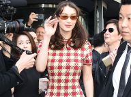 Óculos vintage e xadrez: Bella Hadid combina tendências em look cool. Fotos!