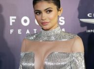 Kylie Jenner combina look com carrinho de bebê da filha: 'Passeio da Stormi'