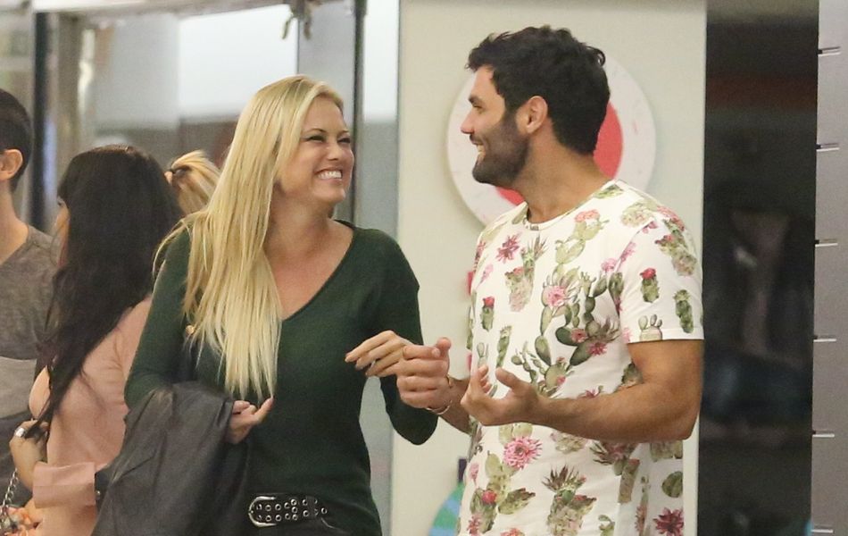 Novo Casal Ellen Rocche E Betto Marque De O Outro Lado Do Para So