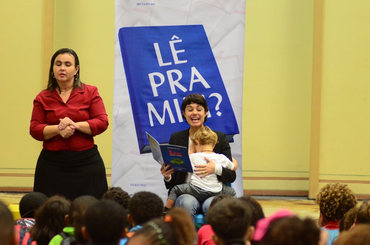 Foto As crianças ficaram entretidas durante a leitura de Sophie