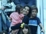 Passeio em família! Vanessa Giácomo carrega filha no colo em shopping. Fotos!