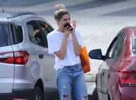 Sasha Meneghel, com jeans destroyed e camiseta, deixa academia no Rio. Fotos!