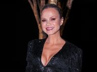 Eliana elege jumpsuit com decote e brilho para festa de maquiador em SP. Fotos!