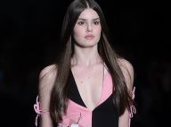 Embaixadora da Reebok, Camila Queiroz volta à SPFW em desfile de João Pimenta