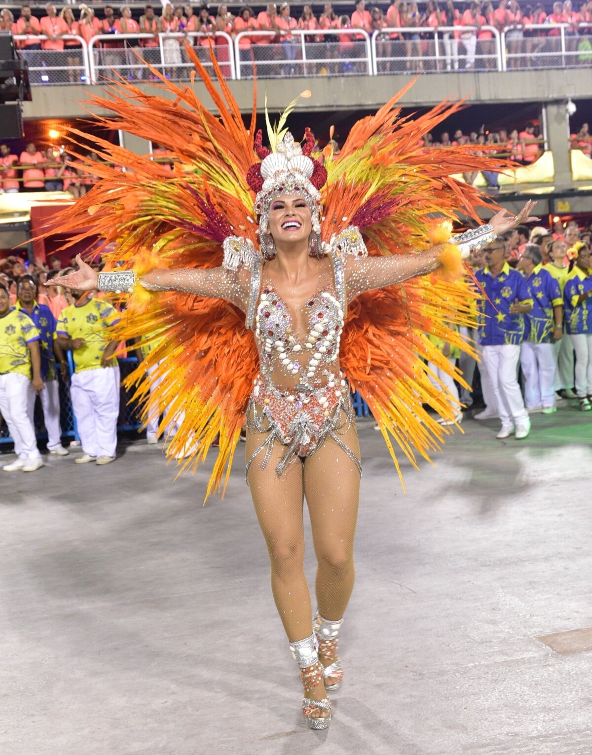 Foto Lívia Andrade opinou sobre o posto de rainha de bateria acho