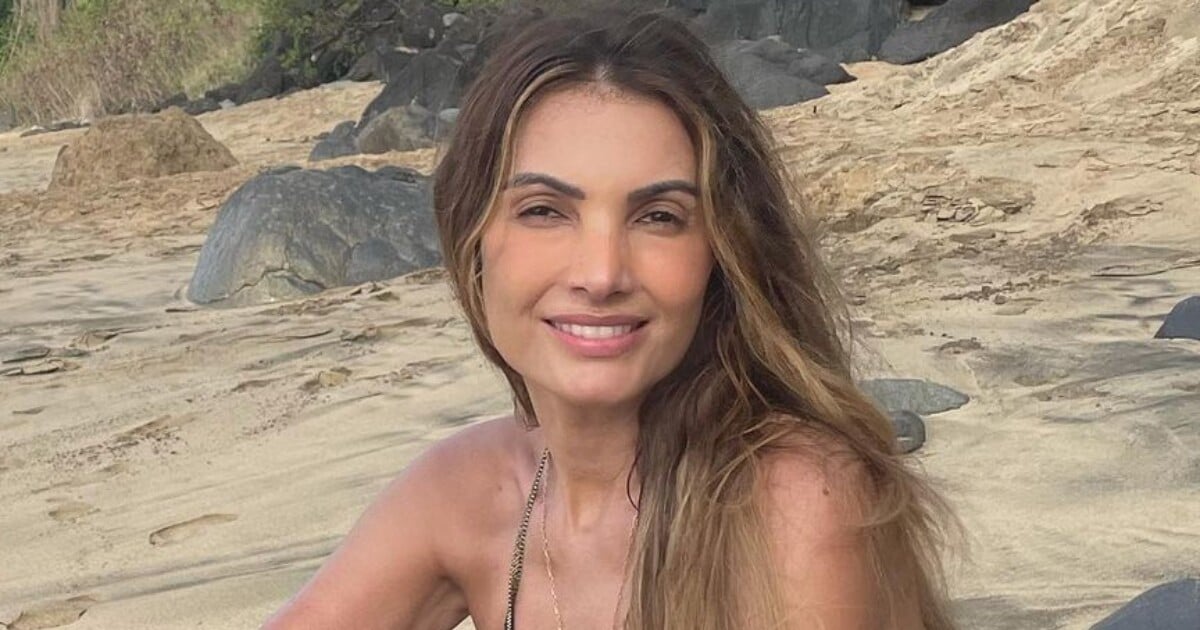 Patrícia Poeta exibe beleza natural em foto de biquíni e famosos