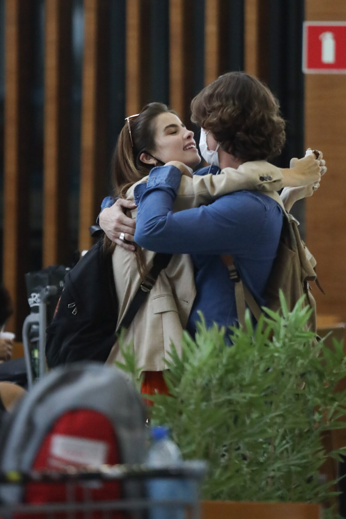 Foto Giulia Be E Romulo Arantes Neto Se Beijaram Em Aeroporto Purepeople