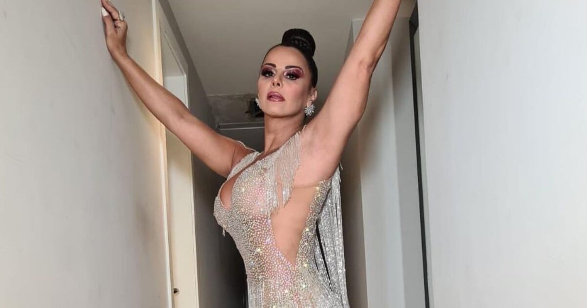 Viviane Ara Jo Aposta Em Look Transparente Para Noite De Samba Na