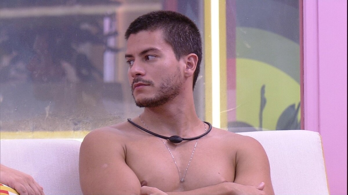 Foto Arthur Aguiar Confinado No Bbb Tem Sido Alvo De Cr Ticas