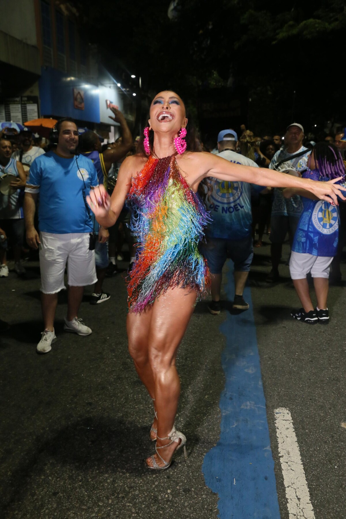 Foto Vestido De Sabrina Sato Roubou A Cena Em Ensaio De Carnaval Na