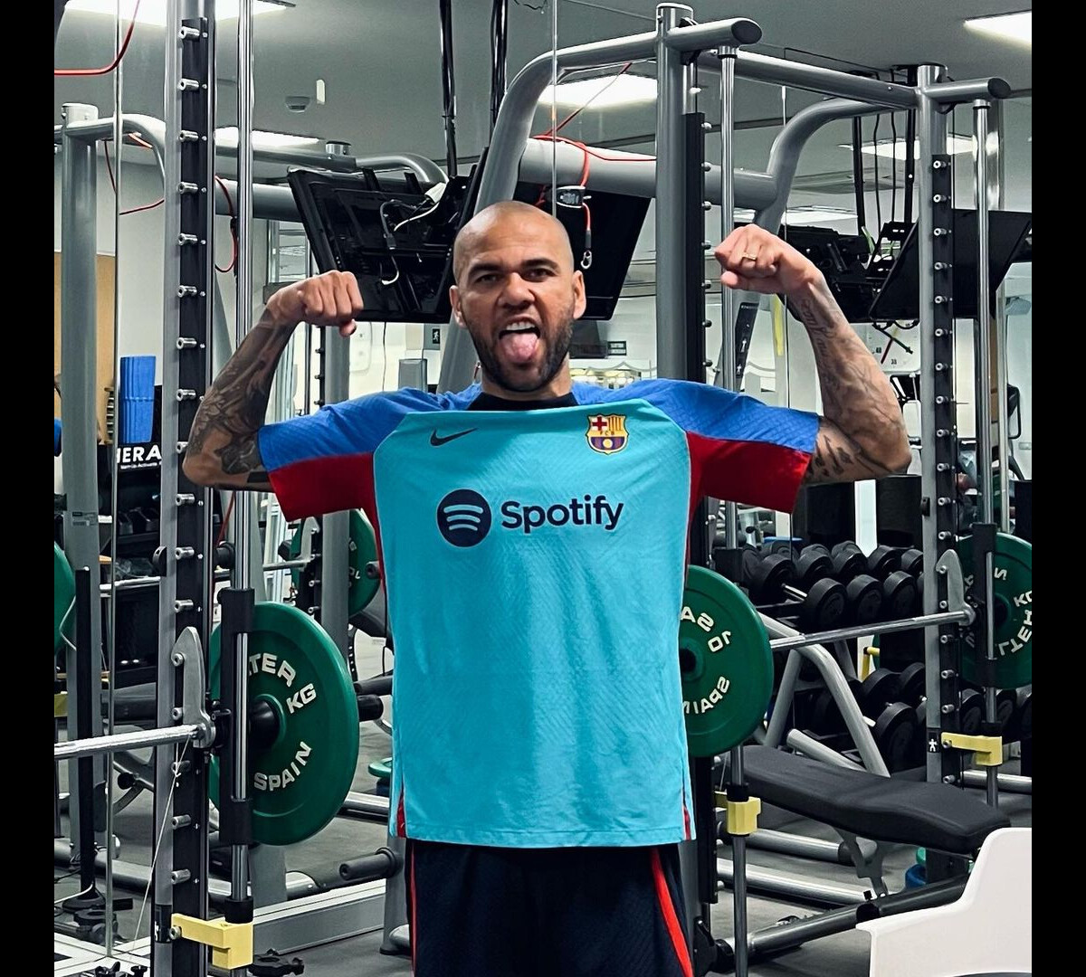 Foto Daniel Alves está preso na Espanha por acusações de estupro