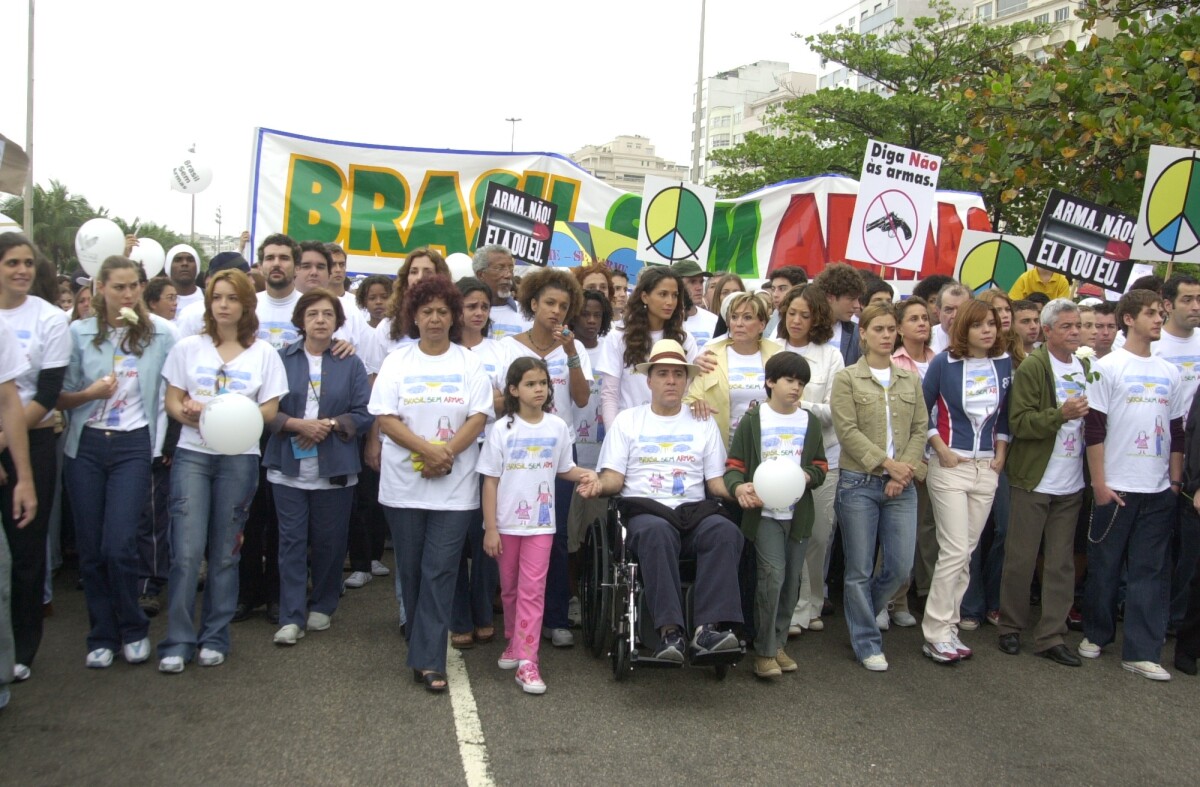 Foto A novela Mulheres Apaixonadas mostrou atores junto anônimos