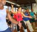 Ivete Sangalo dança na academia Villa Forma, em Salvador