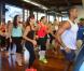 Ivete Sangalo e Glenda Kozlowski se divertem em dia de gravação com aula de dança