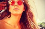 Bruna Marquezine posa com mechas loiras na Bahia: 'Modelando'