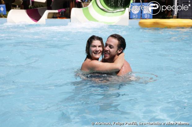 Caio Castro e Maria Casadevall se divertiram juntos neste sábado, 27 de julho de 2013, no Beach Park de Fortaleza e negaram romance