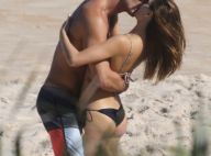 Isis Valverde curte praia aos beijos com o namorado, André Resende. Fotos!
