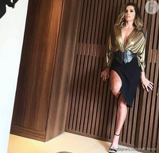 Deborah Secco Posa Sensual Em Ensaio Para Revista Masculina No Batente Fotos Purepeople