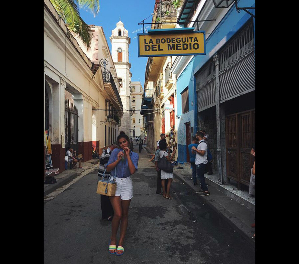 Foto Bruna Marquezine Est Em Cuba Para Realizar Uma Mat Ria Para Uma