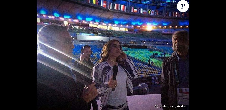 Anitta, ao lado de Gilberto Gil e Caetano Veloso,mostra bastidores do ensaio para abertura da Olimpíada em foto publicada nesta quarta-feira, dia 03 de agosto de 2016