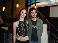 Chay Suede e Laura Neiva posam juntos em show após reatarem namoro. Fotos!