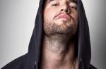 Joshua Bowman, o Daniel Grayson de 'Revenge', está no Brasil para badalar grife