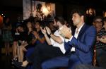Isis Valverde e Cauã Reymond mantêm distância em coletiva de 'Amores Roubados'