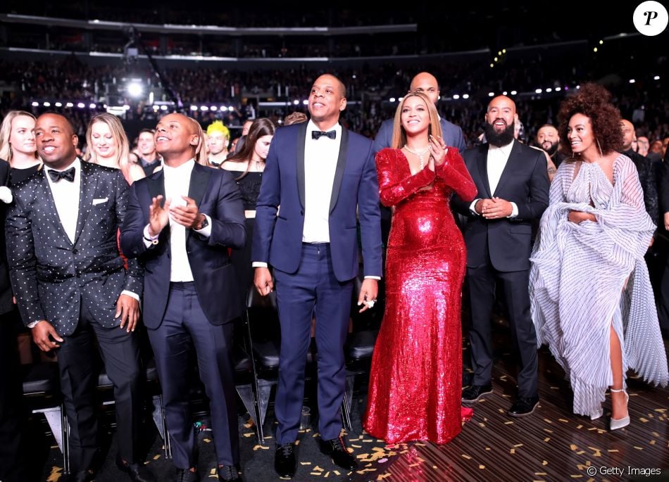 Beyoncé, grávida de gêmeos, exibe barriga durante o Grammy 2017, que aconteceu no Staples Center, em Los Angeles, nos Estados Unidos, neste domingo, 12 de fevereiro de 2017