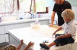 Rodrigo Hilbert estreia programa de culinária: 'Aprendi com minha mãe e avó'