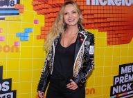 Estilo rocker! Eliana usa jaqueta com spikes e animal print em prêmio. Fotos!