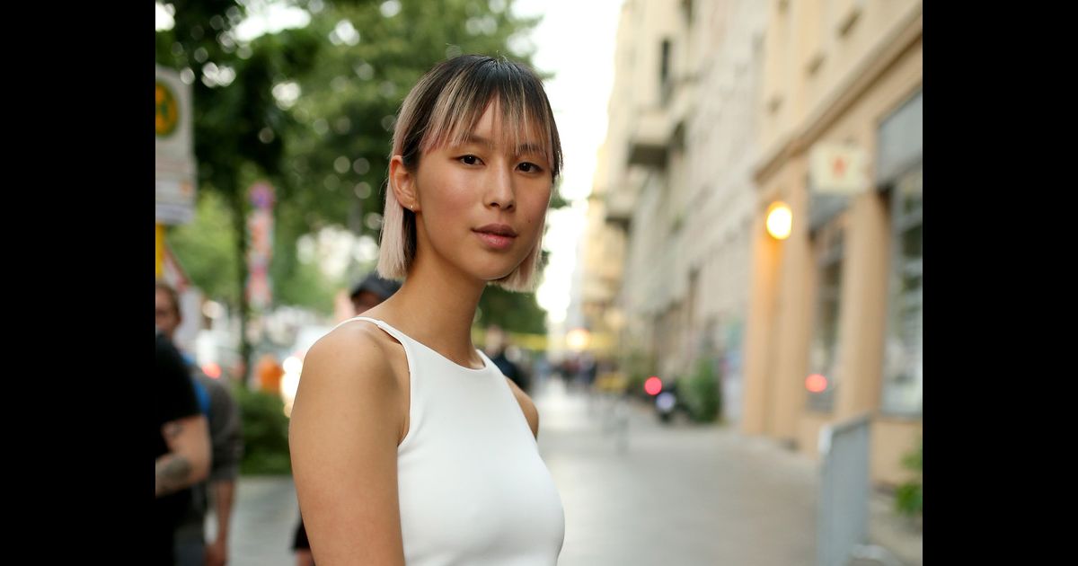 A Saia Nude Deixa O Top Branco De Ano Novo Mais Delicado E Estiloso Purepeople