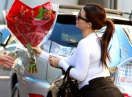 Grávida, Kim Kardashian ganha buquê de flores de Kanye West no Dia dos Namorados