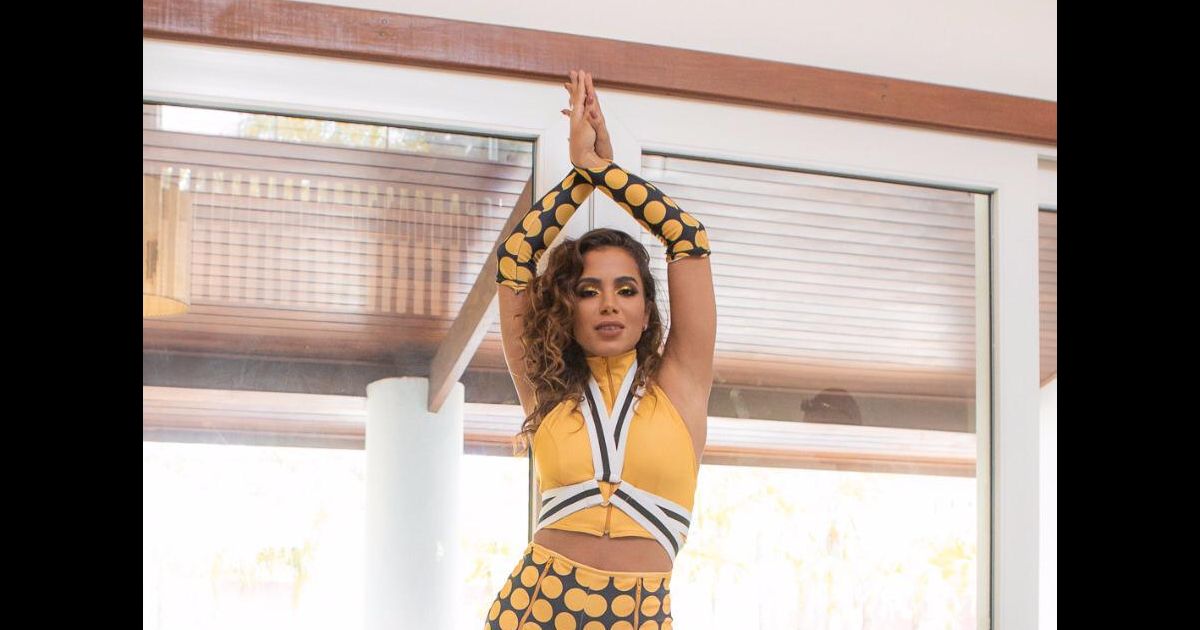 Anitta Aposta Em Lingeries Sensuais Em Fotos No Instagram Nesta