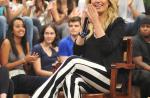 Moda das celebridades: veja as famosas que adotaram as listras em preto e branco