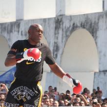 Anderson é campeão do peso médio do UFC