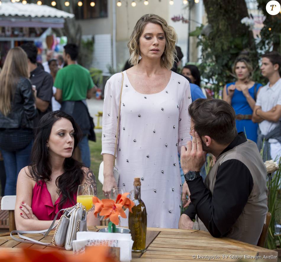 Soraya (Leticia Spiller) encontra o ex-marido com Ximena (Caroline Abras), em cena da novela 'I Love Paraisópolis'