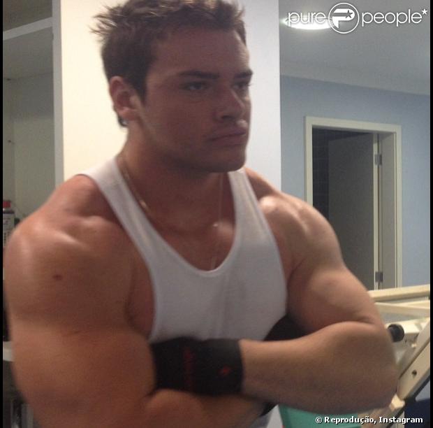 FOTO MUSCULOSO foto musculoso:
