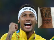 Neymar faz tatuagem em homenagem a ouro na Olimpíada Rio 2016. Foto!