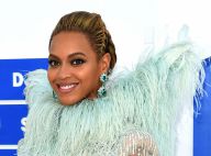 Beyoncé usa look com asas no VMA 2016 ao lado da filha, Blue Ivy