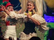 Xuxa faz show inspirado nos anos 1980 com Tiago Abravanel na plateia. Fotos!