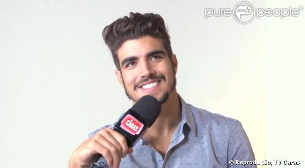 Caio Castro falou sobre o seu novo corte de cabelo em entrevista à revista 'Caras'. Ele conta que as fãs aprovaram: 'O feedback que eu tive foi que todo mundo gostou bastante'
